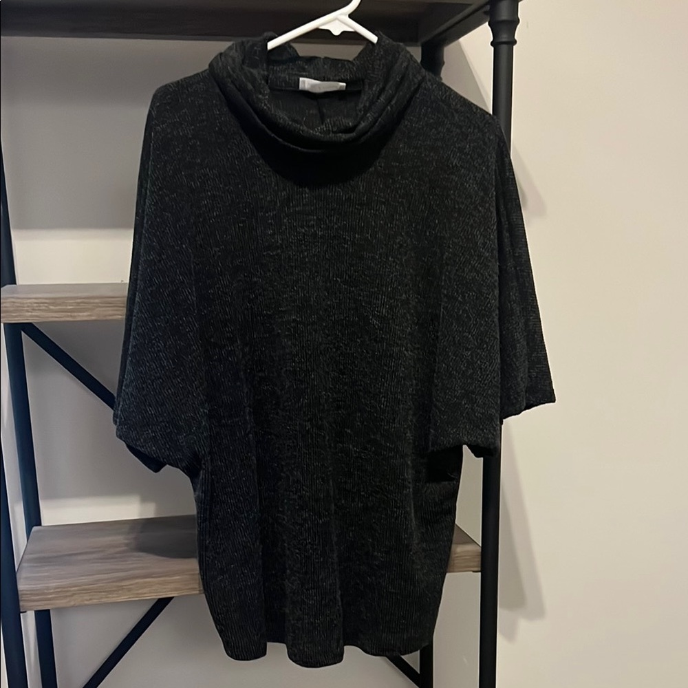 Ces Femme Gray Blouse with Turtleneck and Short Sleeves